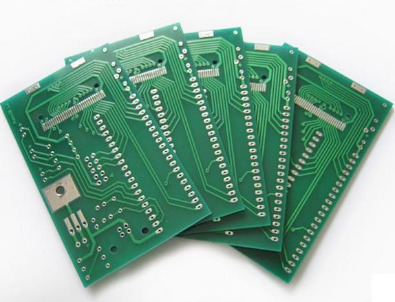 PCB板的為什么有不同的顏色？